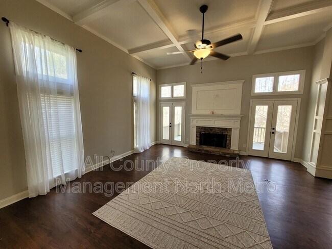 Building Photo - 6325 Hampton Highlands Dr