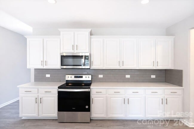 Building Photo - 11154 Woodland Crk Wy