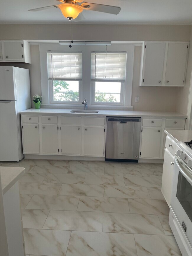 54 Riverside Dr 54 Riverside Dr Fairfield CT 06824 Apartment Finder