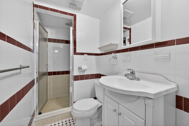 Building Photo - 27 S Crescent Circuit