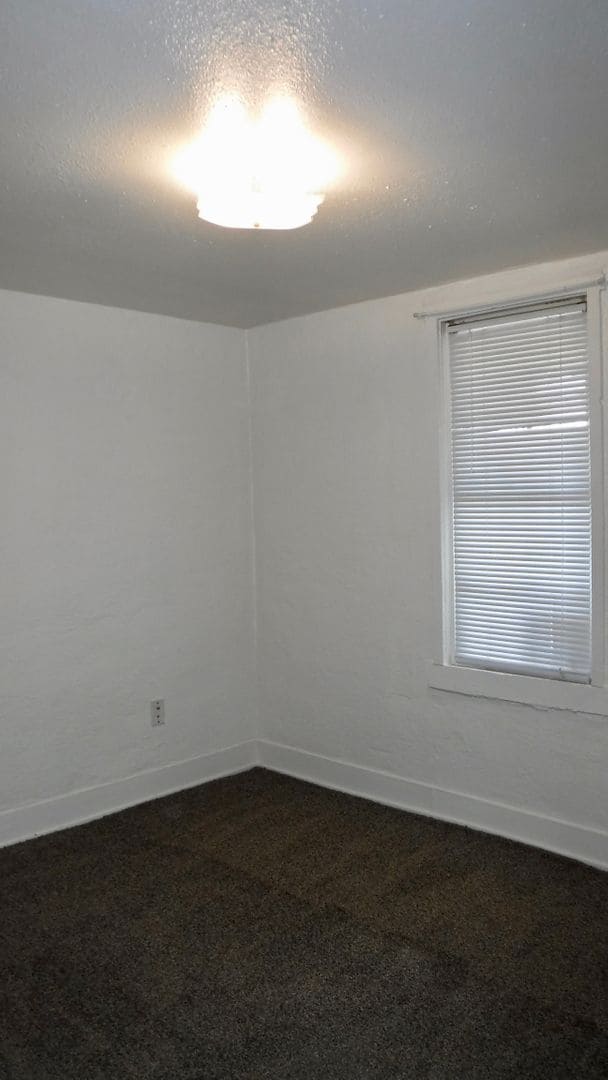 Building Photo - Charming 2 bedroom home