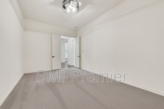 Building Photo - 2901 Little Wonder Ln