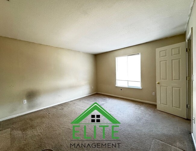 Building Photo - Home Located in the Highly Sought-after No...