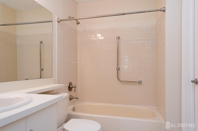 Building Photo - 98 Griggs Pl