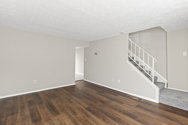 Building Photo - 916 Pentwood Ct