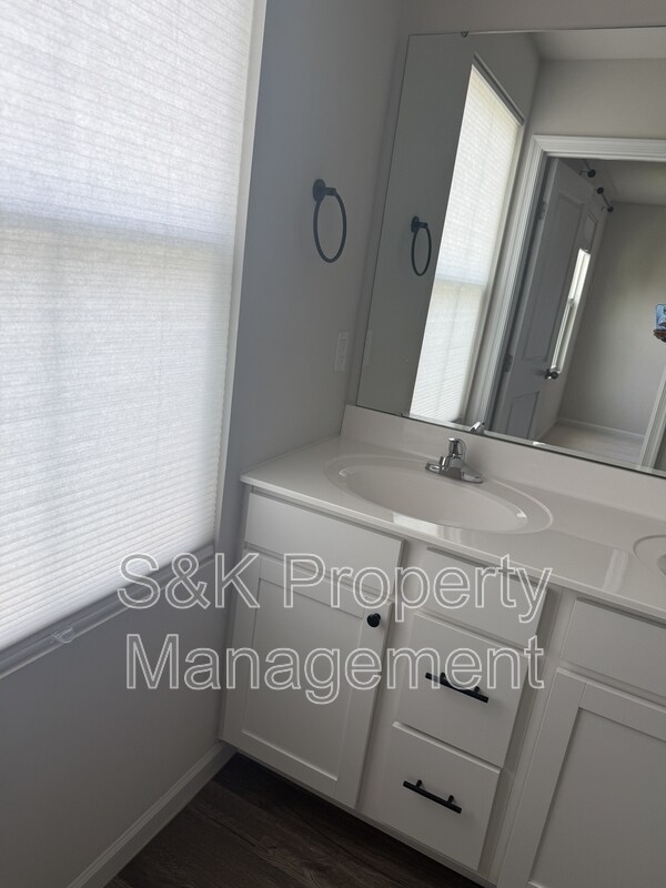 Building Photo - 112 Overstreet Ct