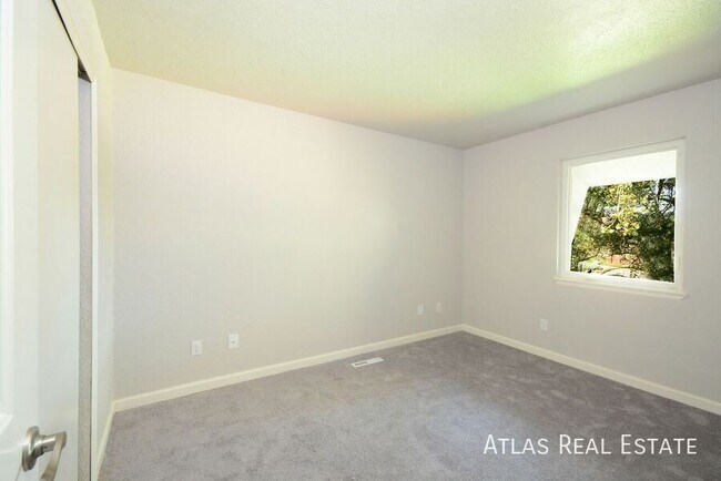 Building Photo - 4517 Driftwood Pl