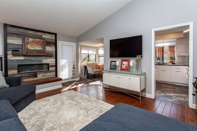 Building Photo - Coming Soon – Spacious 4-Bedroom, 2-Bath H...