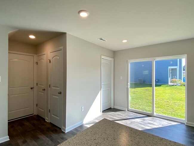 Building Photo - 407 Mardella Dr