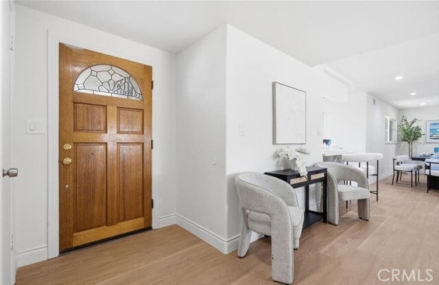 Building Photo - 335 N London Pl