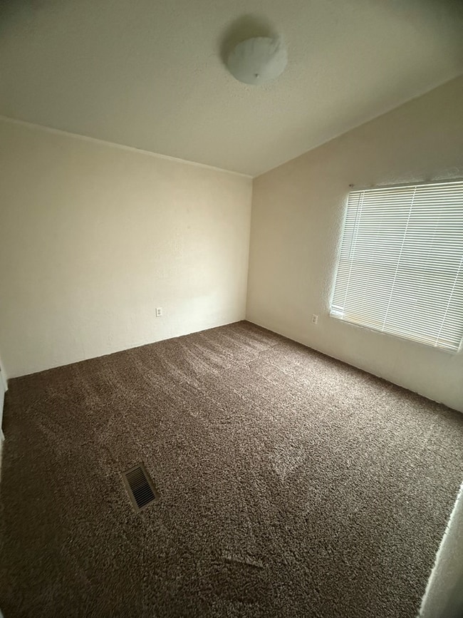 Building Photo - 6181 W Mulberry St