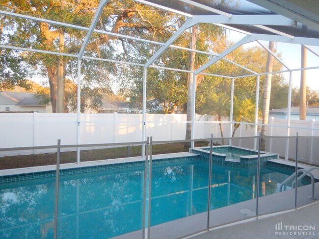 Building Photo - 1504 Canoe Drive Lutz FL