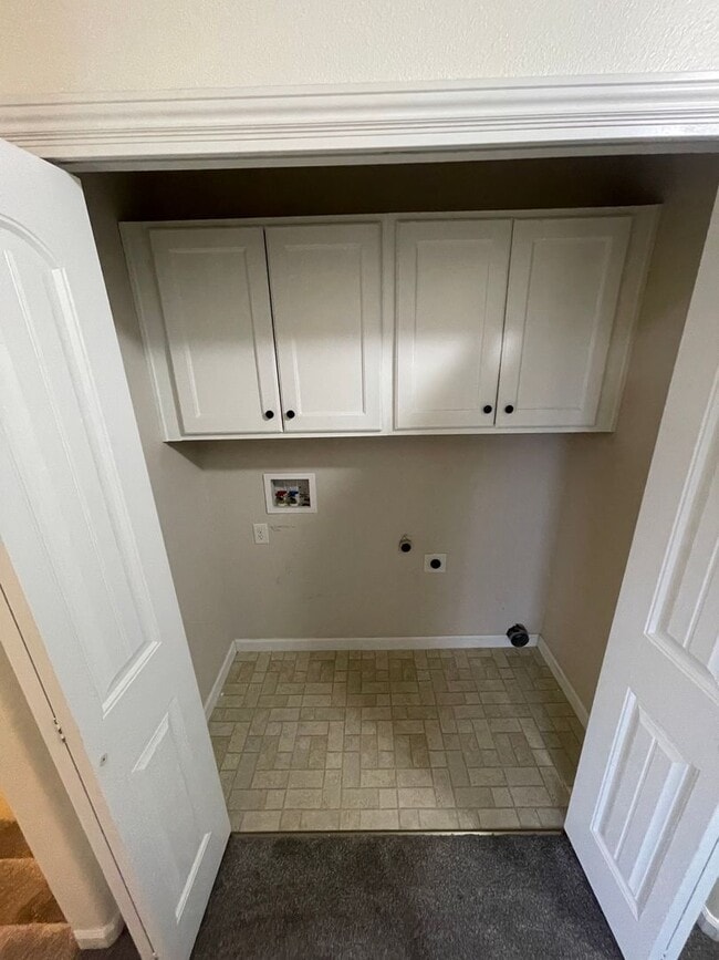 Building Photo - ** MOVE IN SPECIAL** 4 Bedroom House in Jefferson!