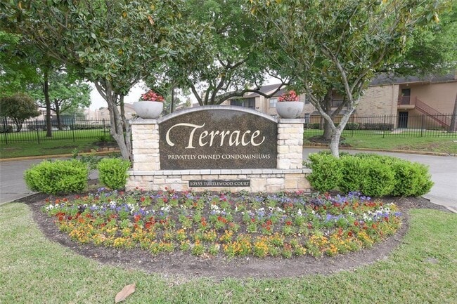 Building Photo - 10555 Turtlewood Ct