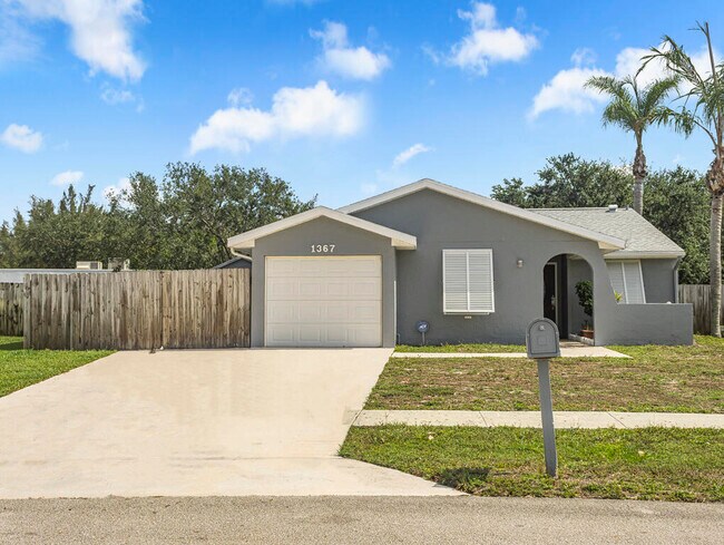 Primary Photo - 1367 Elmbank Way