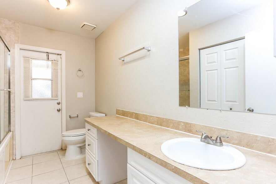 Building Photo - 4557 NW 51st St