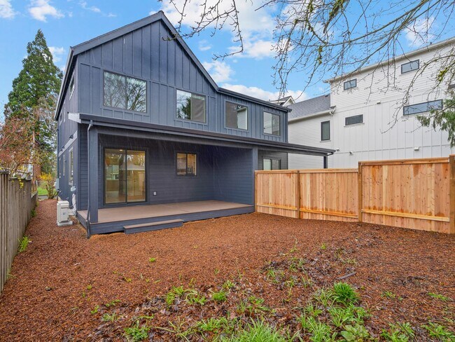 Building Photo - 3bed/2.5 Bath Duplex Unit New Construction in Woodstock Neighborhood