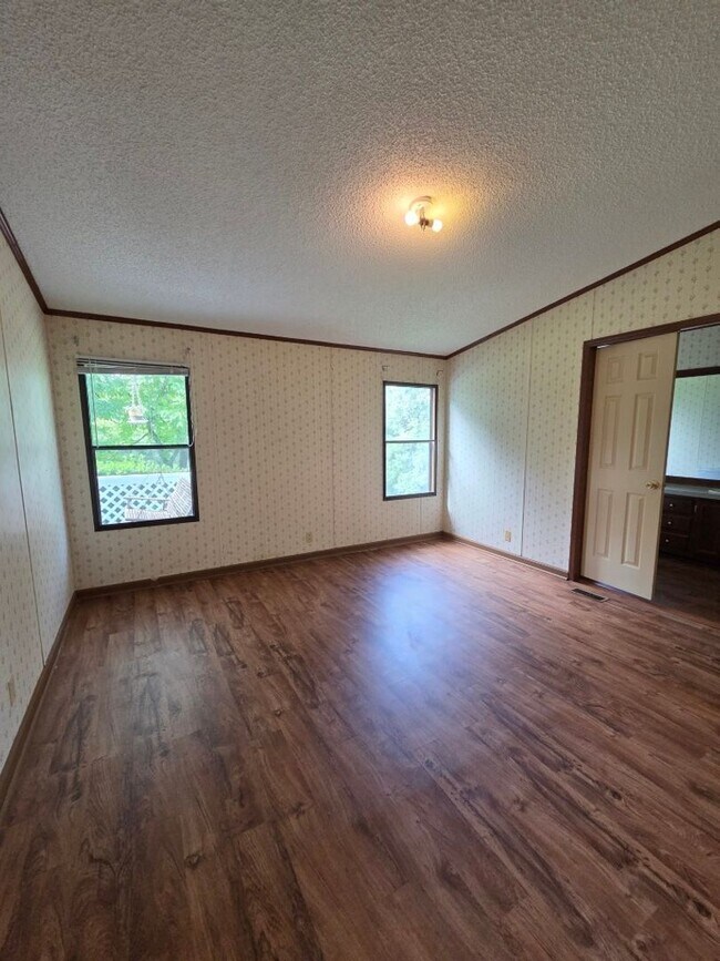 Building Photo - 83 Sandlin Rd