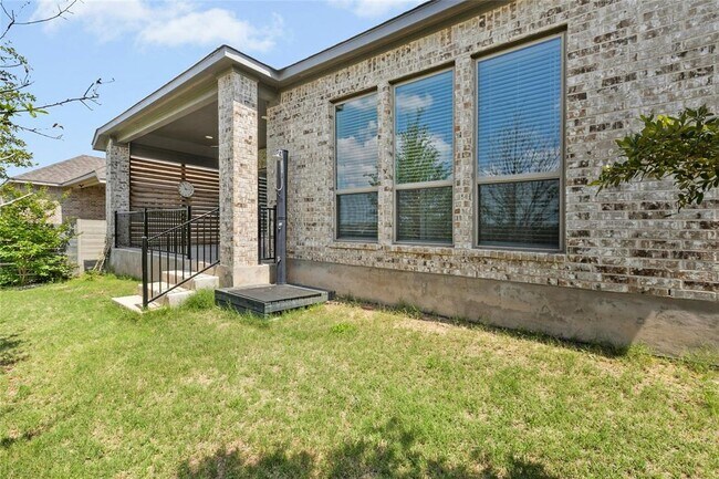 Building Photo - 1121 Spring Gulch Ln