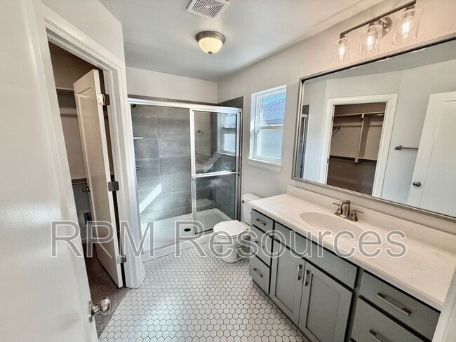 Building Photo - 412 Kearny Ln