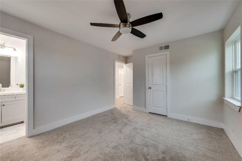 Building Photo - 1506 Hillcrest Dr