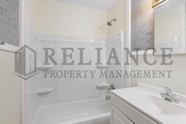 Building Photo - 3627 E 10th St N