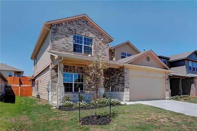 Building Photo - 2212 Bettylou Ln