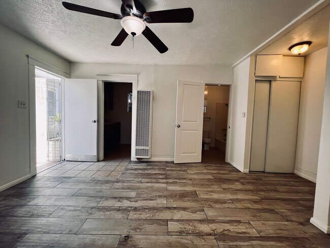 Building Photo - Charming Bluff Park Studio Bungalow – Just One Block from the Beach!