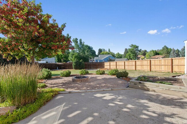 Building Photo - Beautiful 4 bed, 2 bath on Cul-de-sac  w/ large yard available in Central Loveland