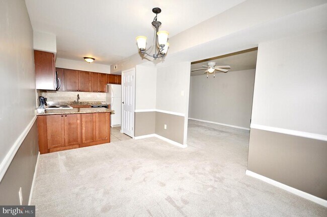 Building Photo - 6 Aspen Way