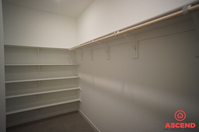 Building Photo - Stunning Home Off of Gosford and McCutchen!