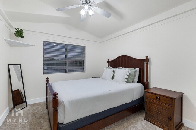Building Photo - 3808 N Sawtooth Cir