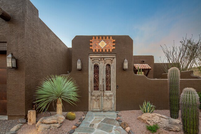 Building Photo - 6200 E Cielo Run N