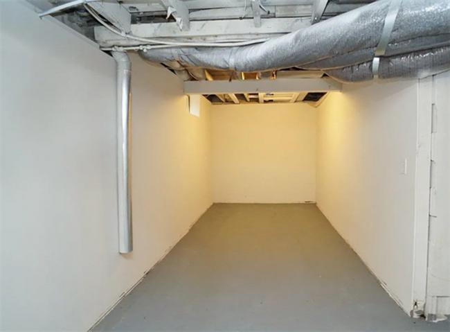 Building Photo - 541 W Belmont Ave