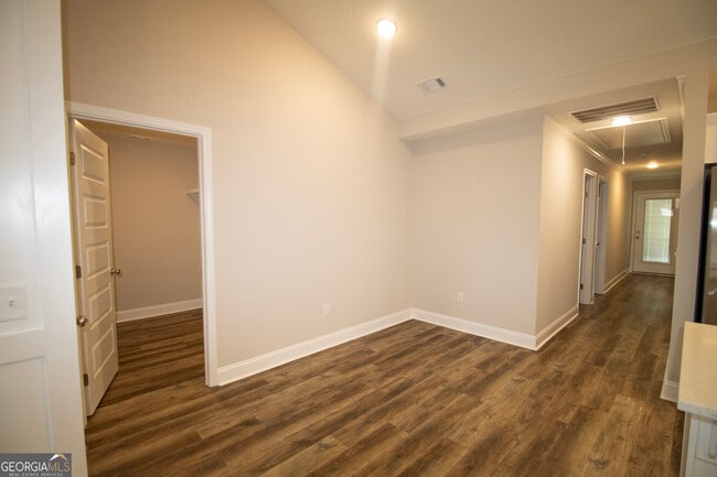 Building Photo - 106A Woodsedge Dr