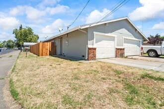 Building Photo - 3800 Lily St