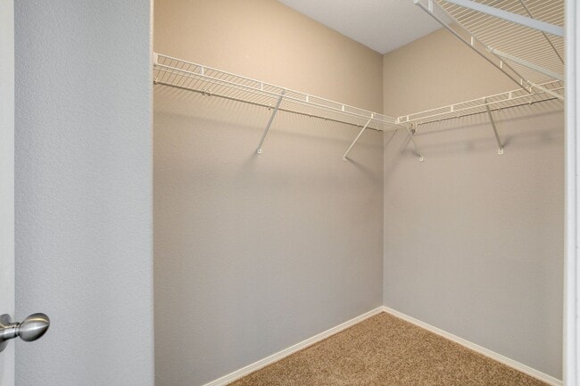 Building Photo - 4 Bedroom Home in the South West / 89139 Area