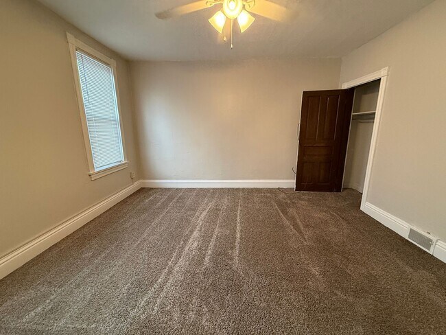 Building Photo - Cozy Home - Munhall