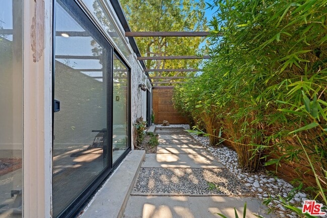 Building Photo - 3744 Cody Rd