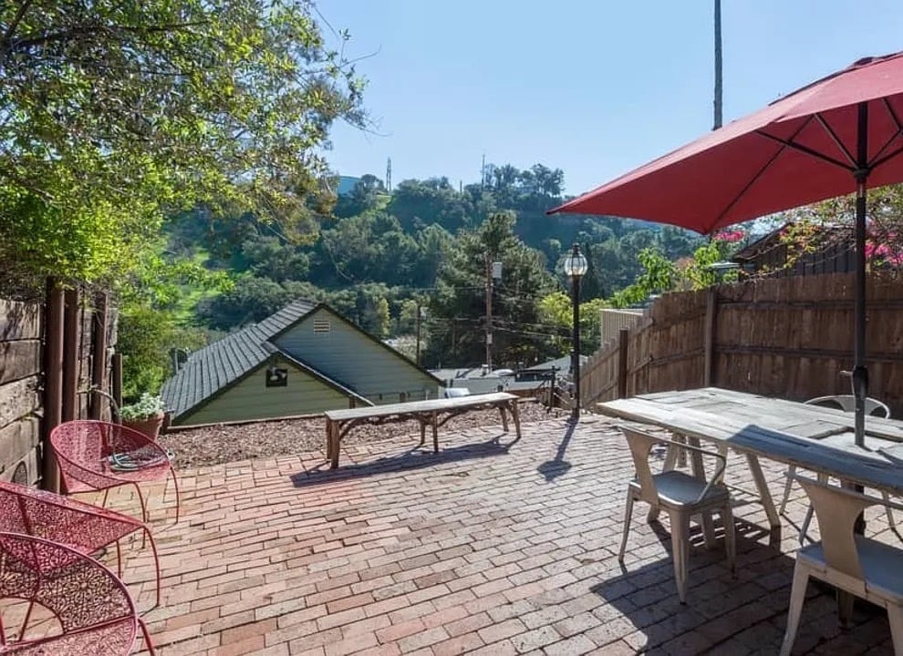 Building Photo - 8714 Crescent Dr