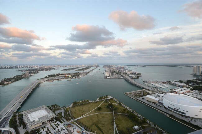 Building Photo - 1100 Biscayne Blvd