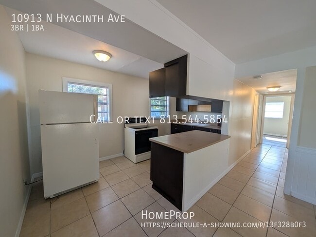 Building Photo - 10913 Hyacinth Ave