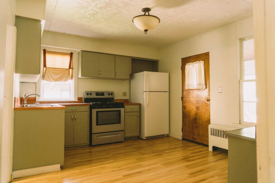 Building Photo - 379 E Wabasha St