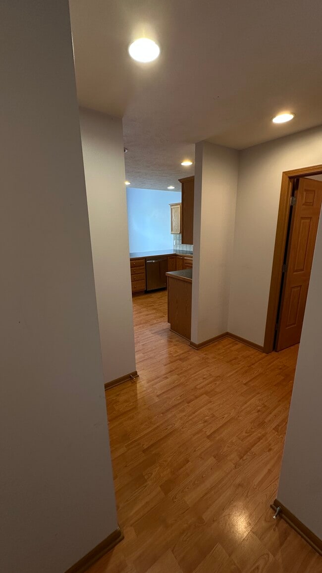 Building Photo - 2472/2474 Millview