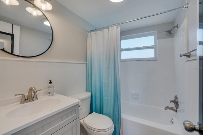 Bath - 11430 3rd St E