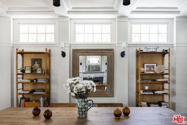 Building Photo - 6763 Zumirez Dr