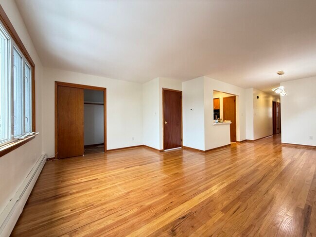 Building Photo - 180 W 3rd St