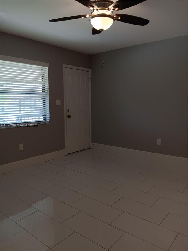 Building Photo - 6040 Shaker Wood Cir