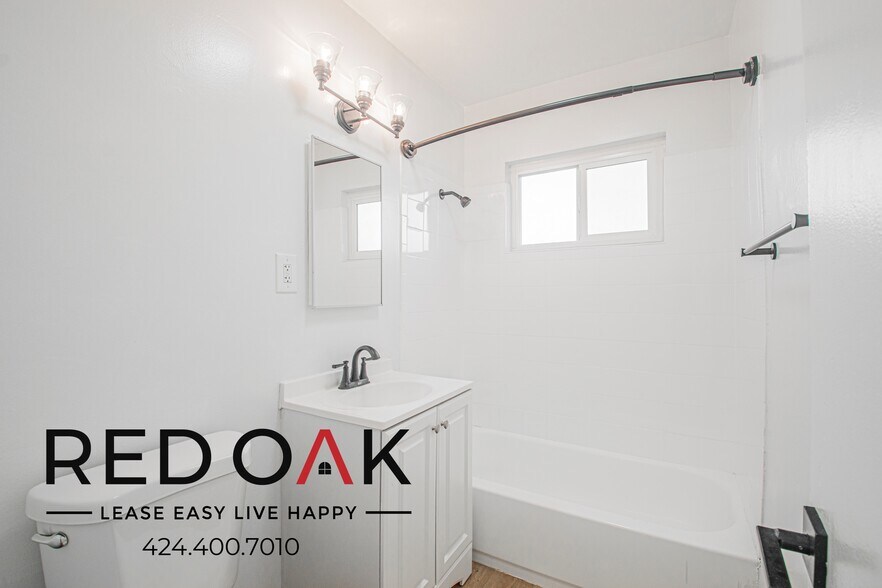 Building Photo - 1115 W 111th St