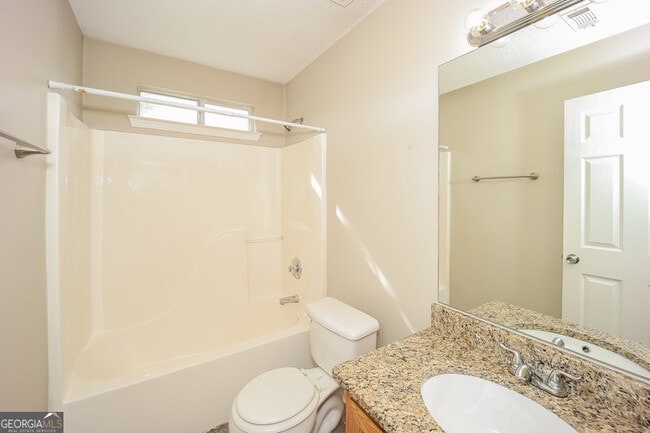 Building Photo - 6555 Creekview Ct